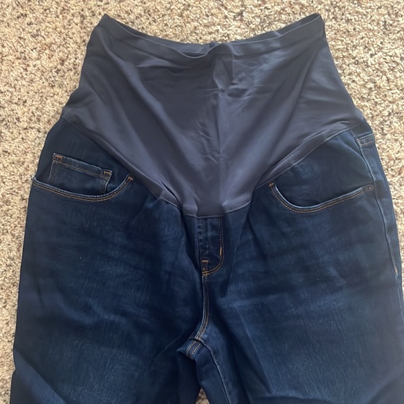 Old Navy Skinny Maternity Jeans - Picture 2 of 3